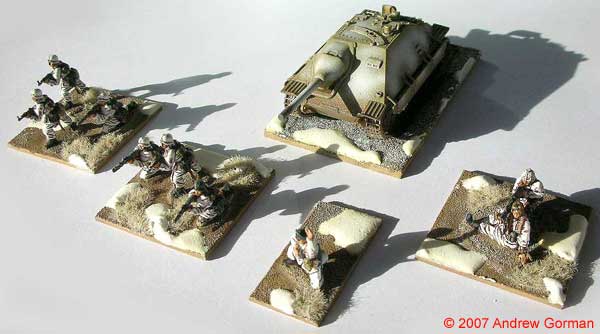 Another view of the Infantry & Hetzer. Another view of the Infantry & Hetzer.